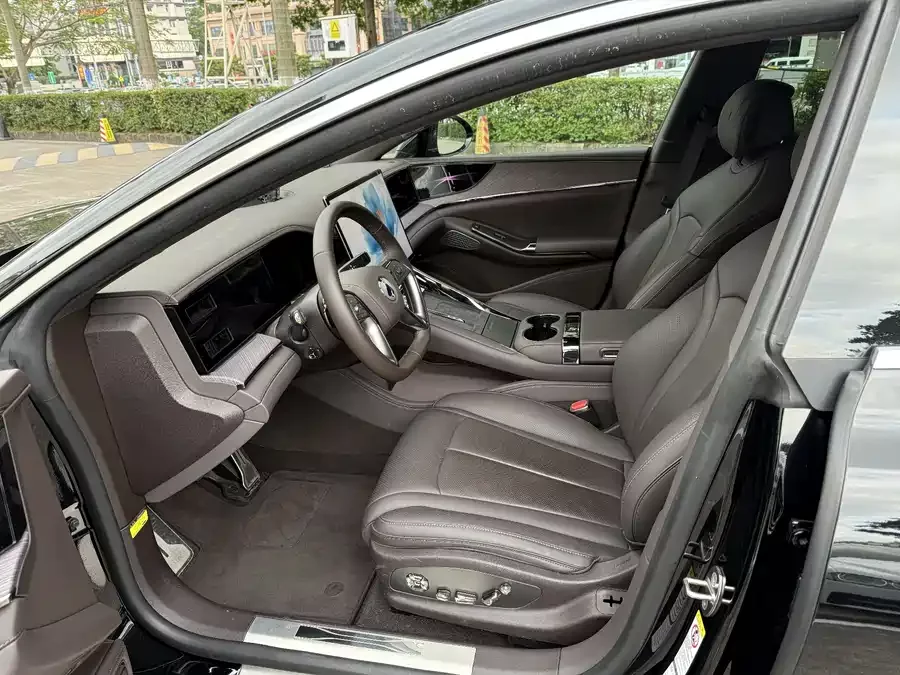 BYD Z9