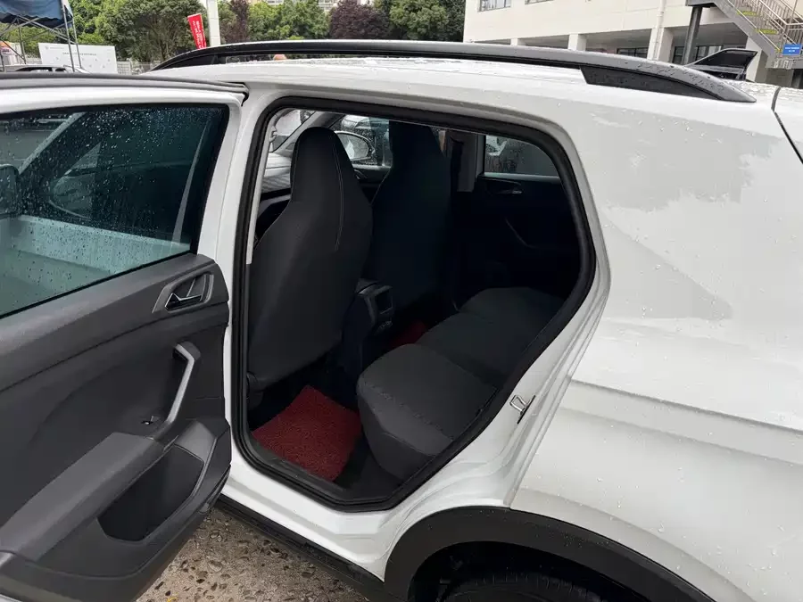 Volkswagen T-Cross (Tukai)