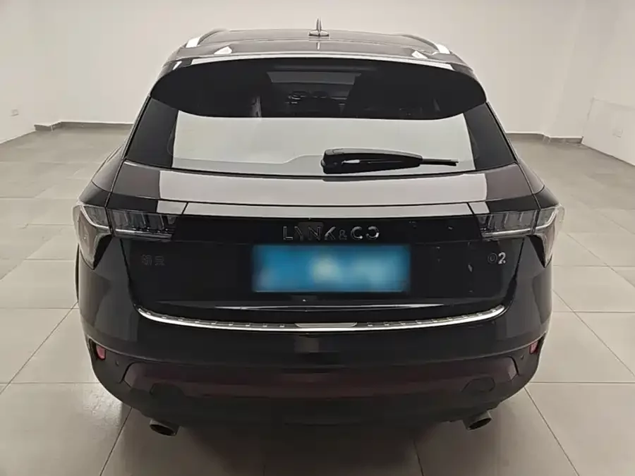 Lynk & Co 02
