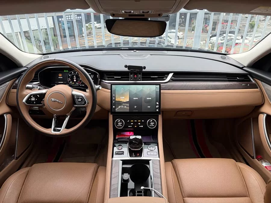 Jaguar XFL