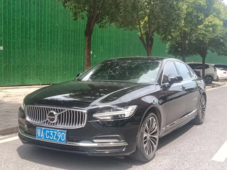Volvo S90