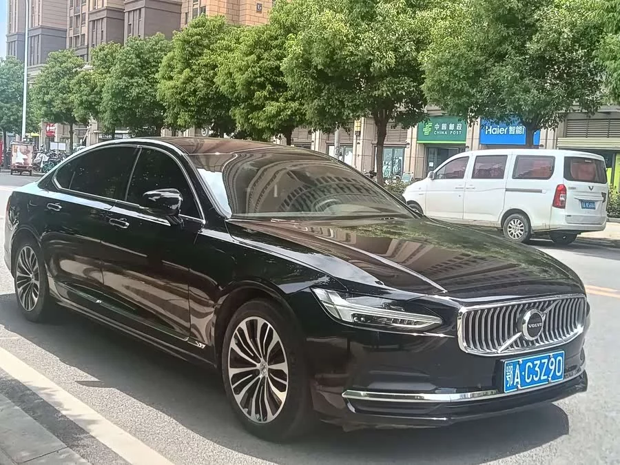 Volvo S90