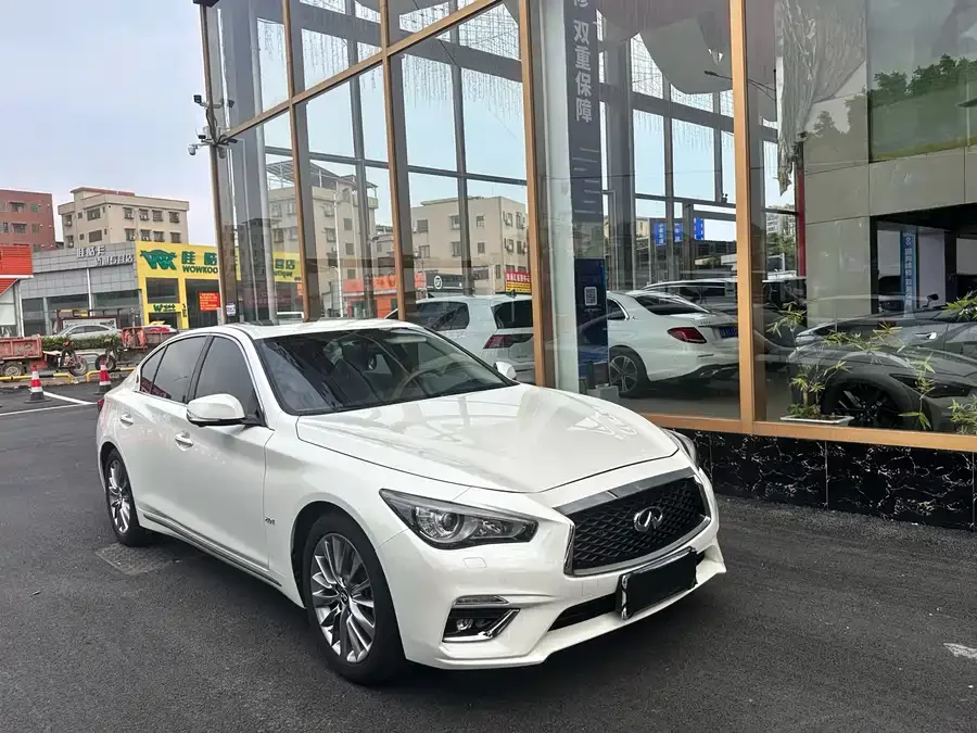 Infiniti Q50L