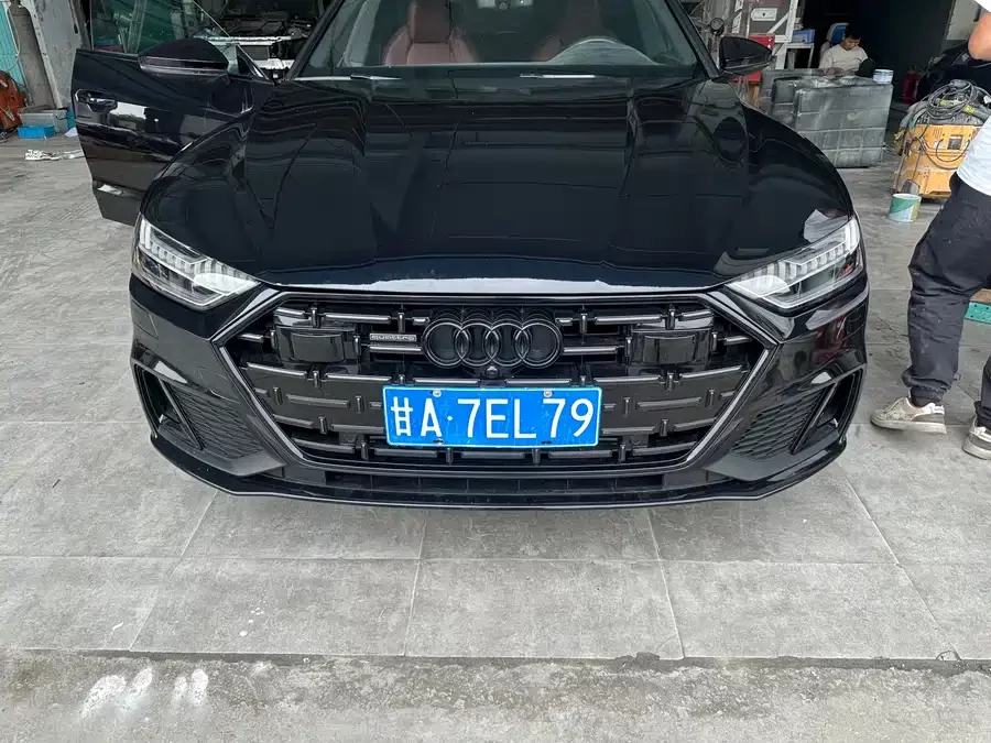 Audi A7L