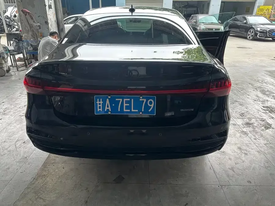 Audi A7L