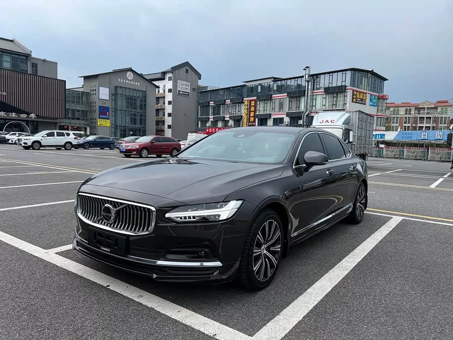 Volvo S90