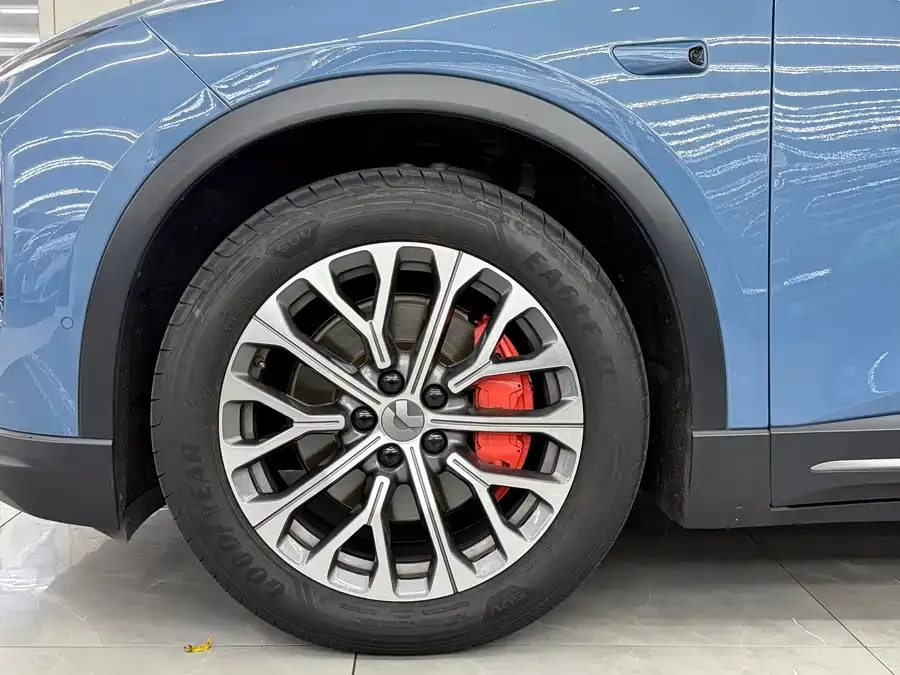 NIO ES6