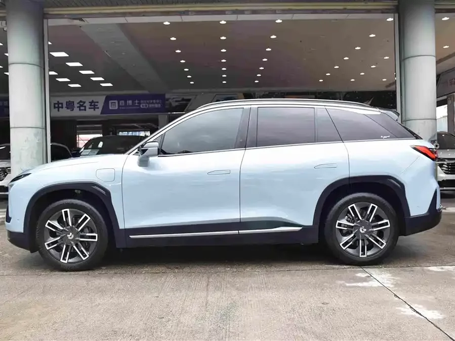 NIO ES6