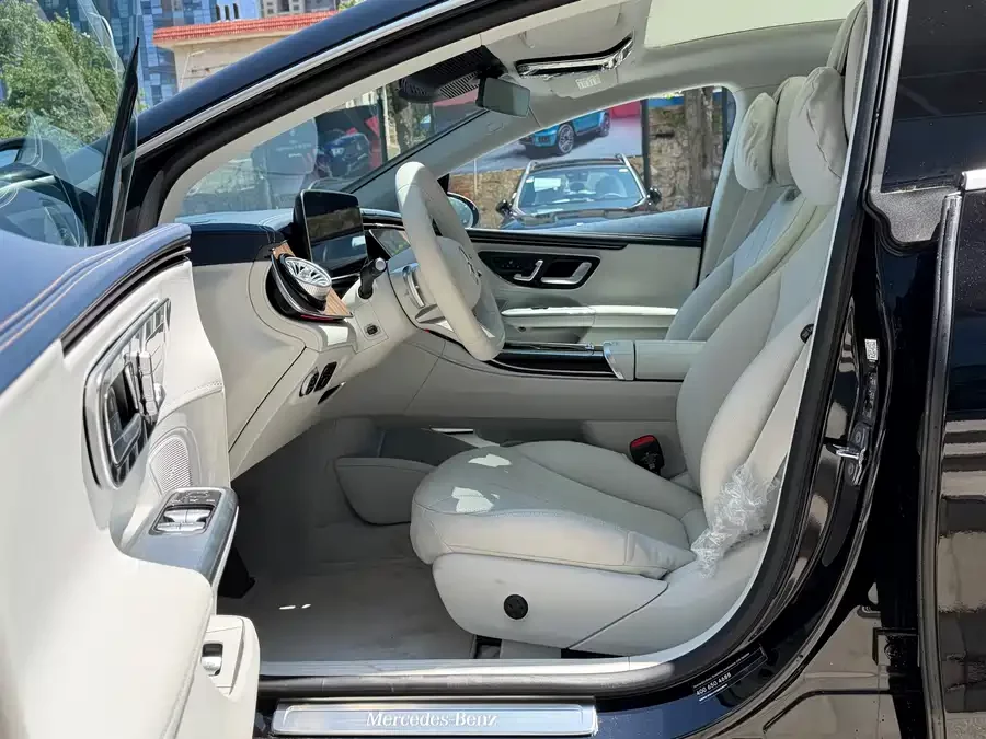 Mercedes Benz EQE