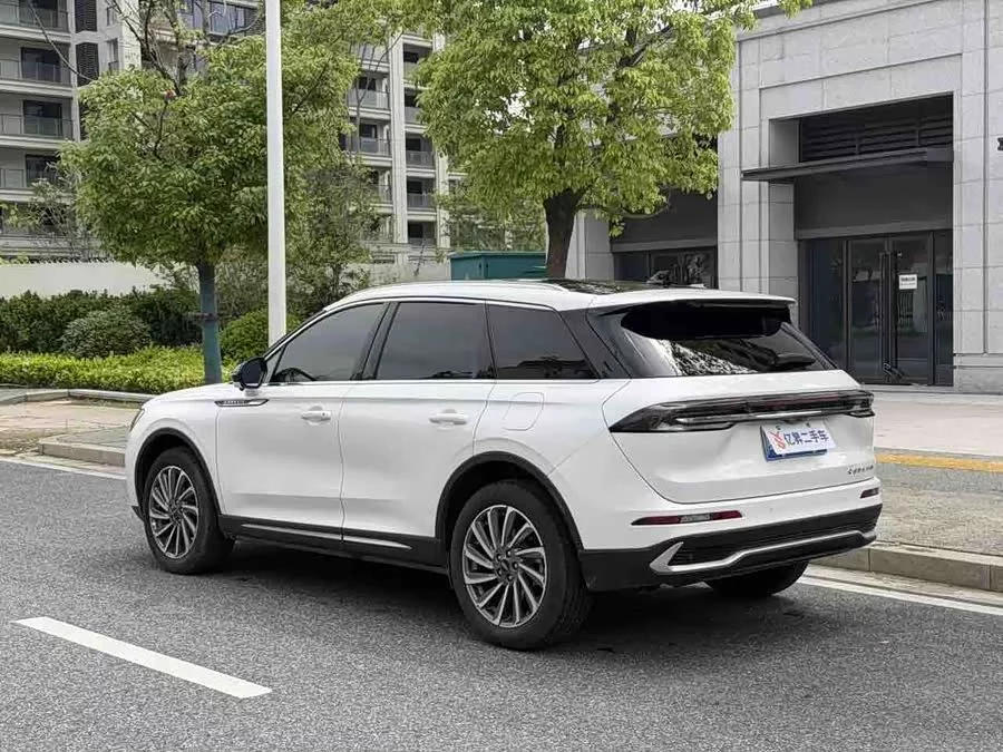 Lincoln Adventurer
