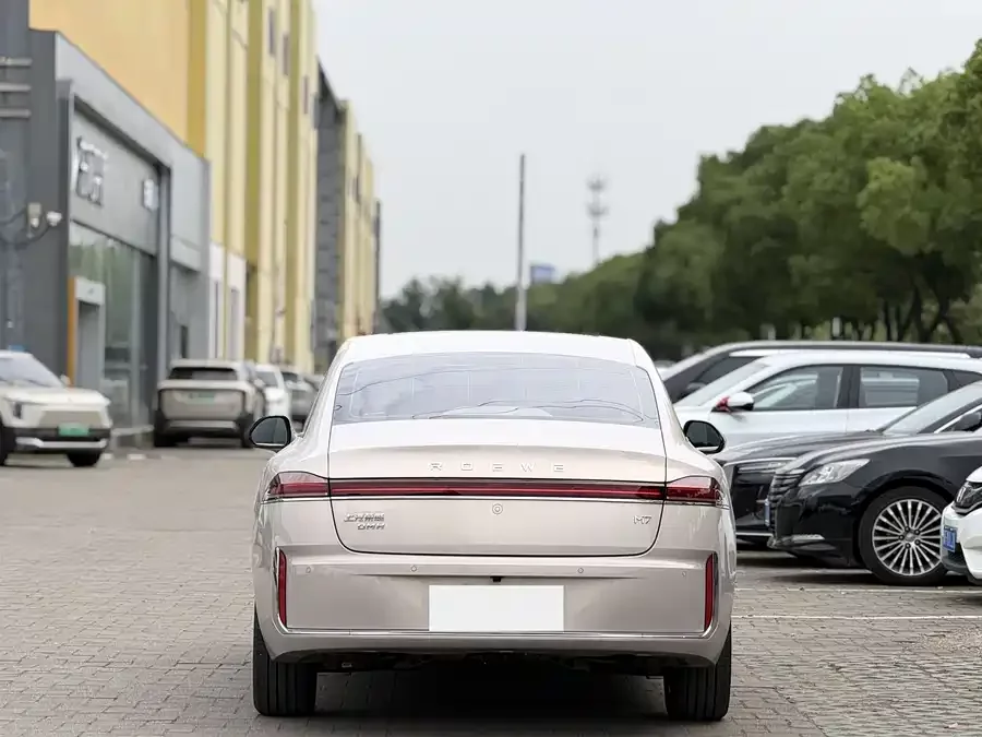 Roewe M7 DMH