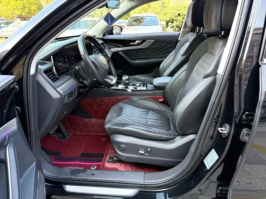 Hongqi HS5