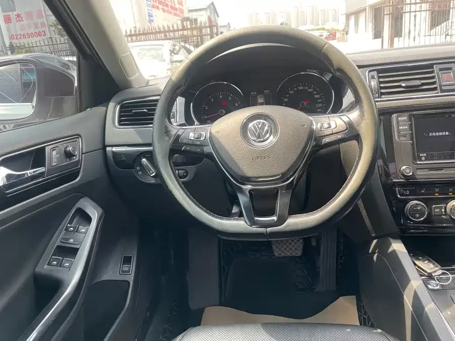 Volkswagen Sagitar