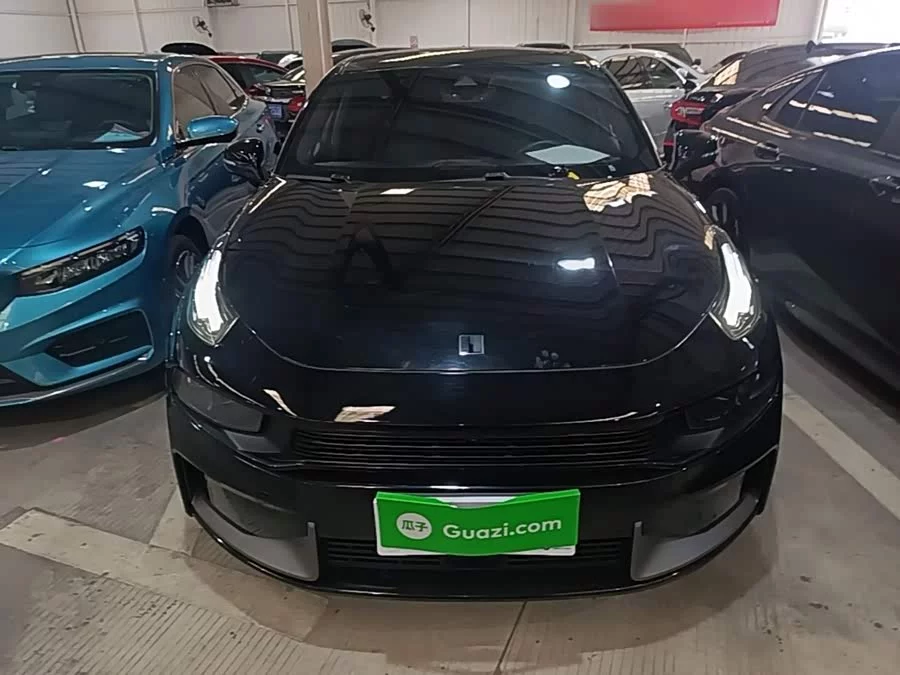 Lynk & Co 03
