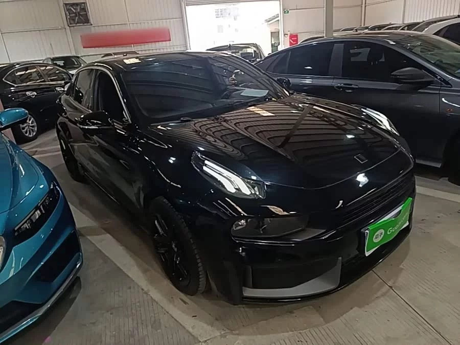 Lynk & Co 03