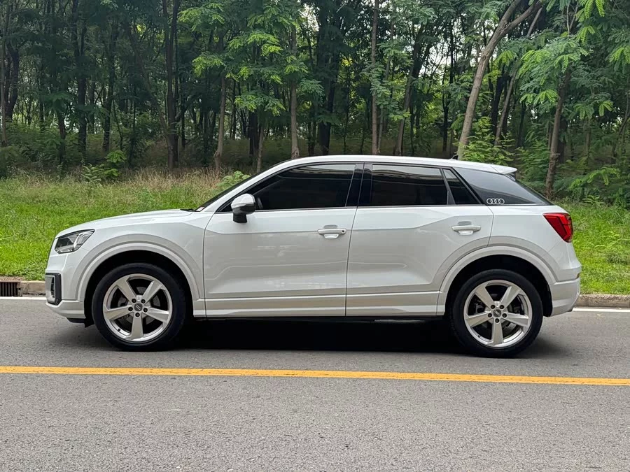 Audi Q2L
