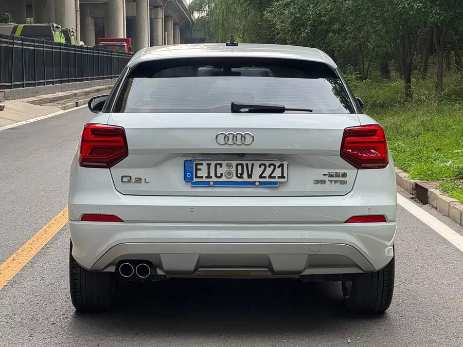 Audi Q2L