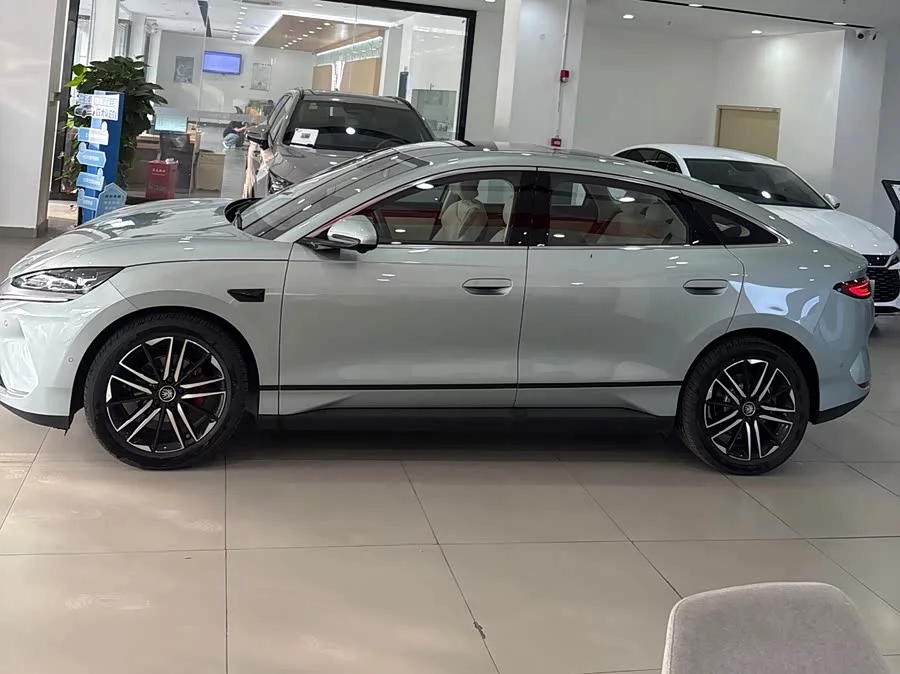 BYD Qin L