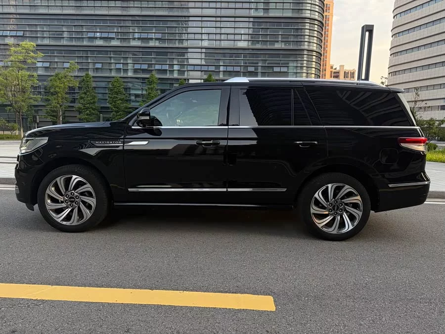 Lincoln Navigator