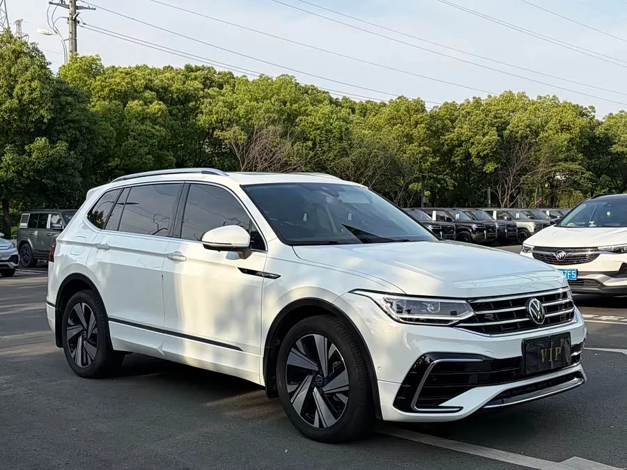 Volkswagen Tiguan L