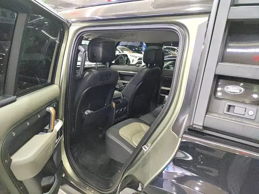Land Rover guard