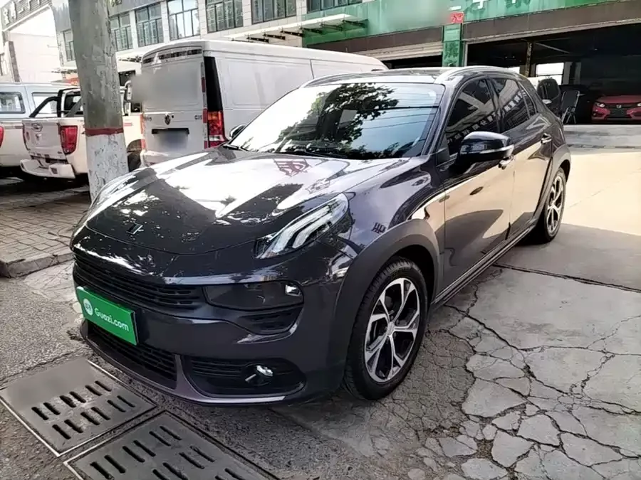 Lynk & Co 02
