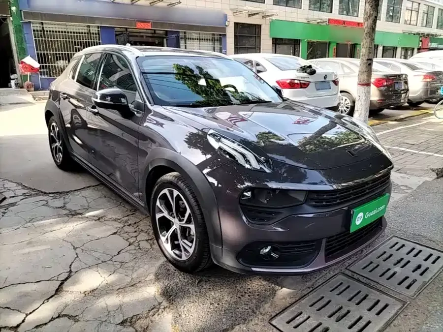 Lynk & Co 02