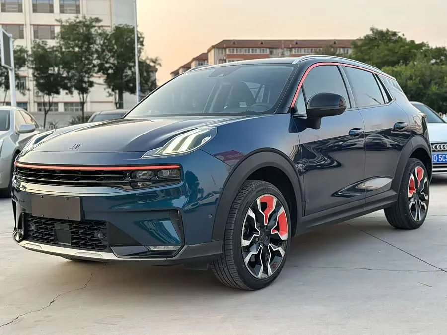 Lynk & Co 06