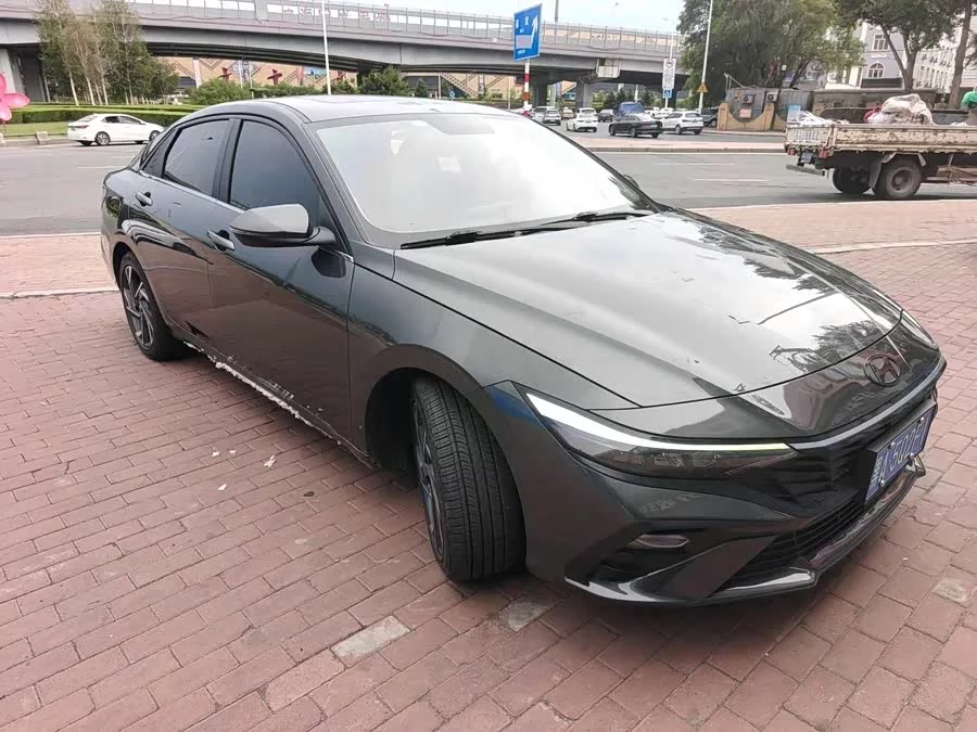 Hyundai Elantra