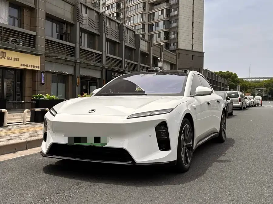 NIO ET5