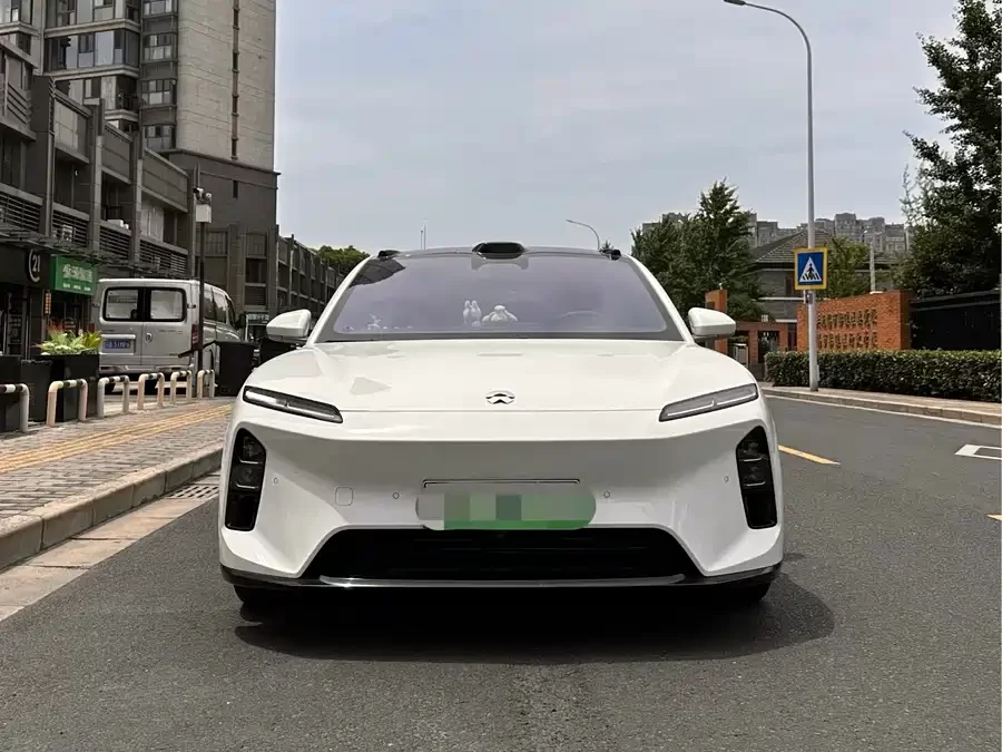 NIO ET5