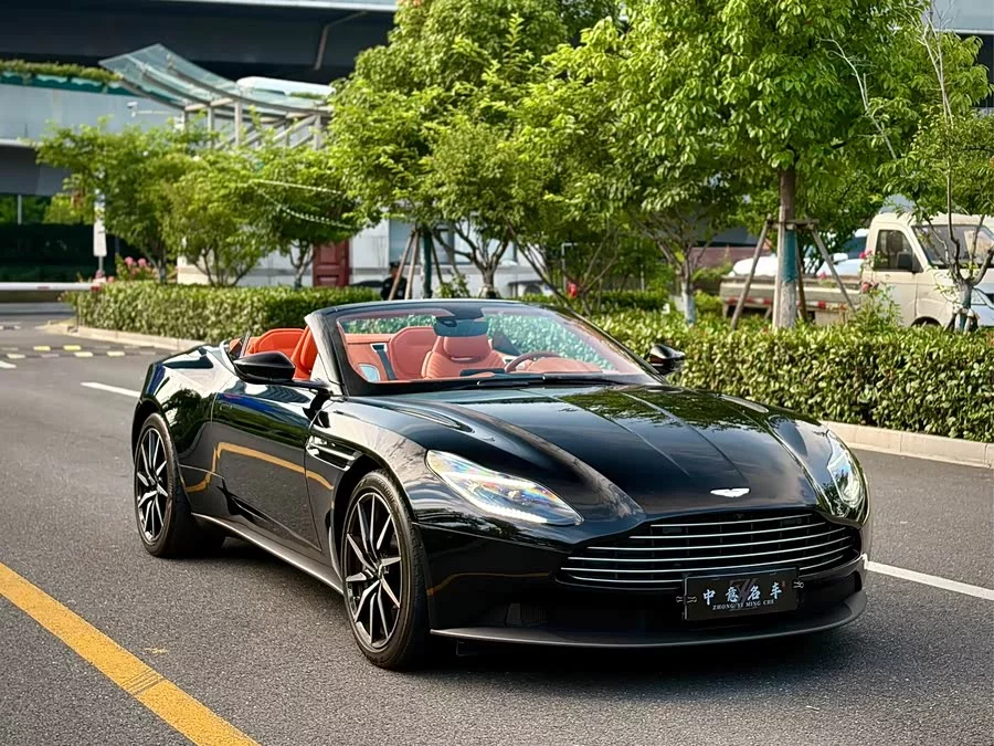 Aston Martin DB11