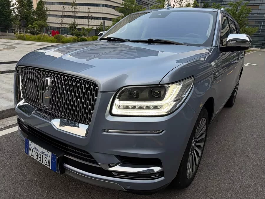Lincoln Navigator