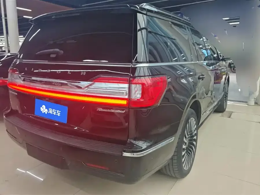 Lincoln Navigator