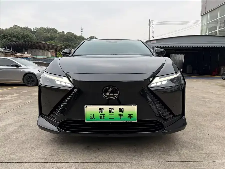 Lexus RZ