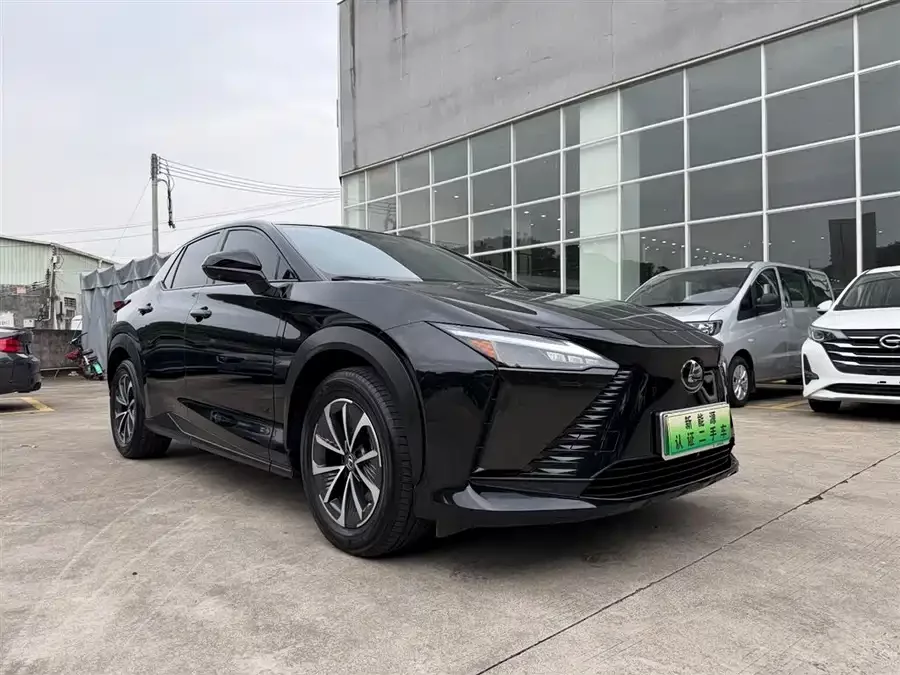 Lexus RZ