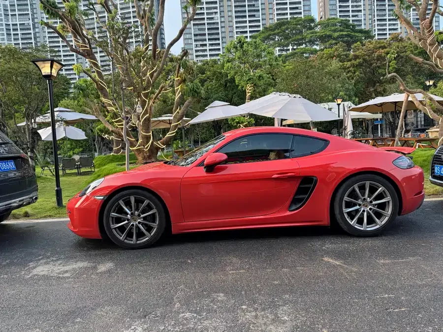 Porsche 718