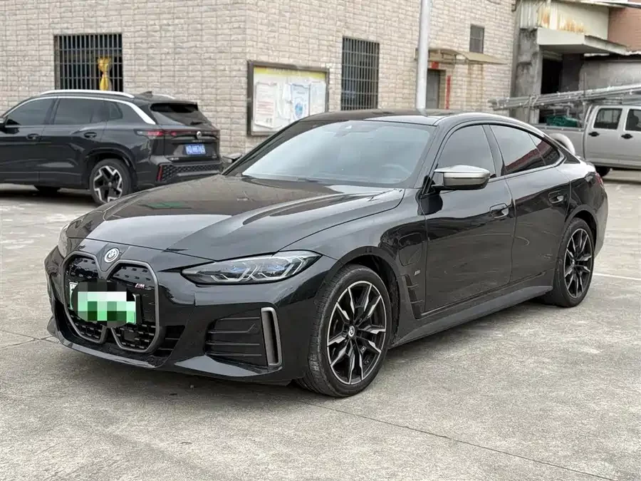 BMW i4