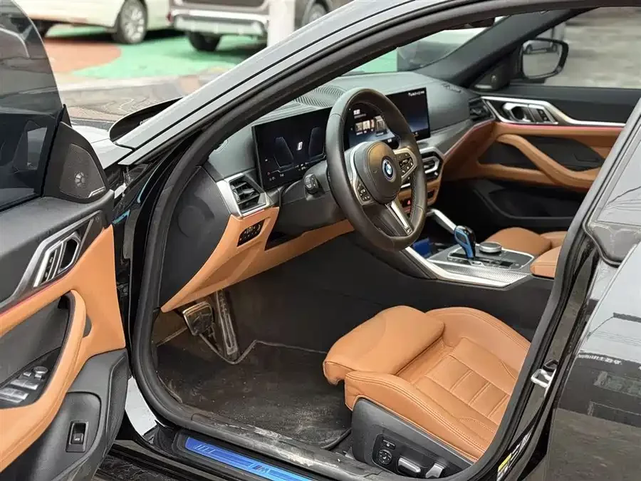 BMW i4