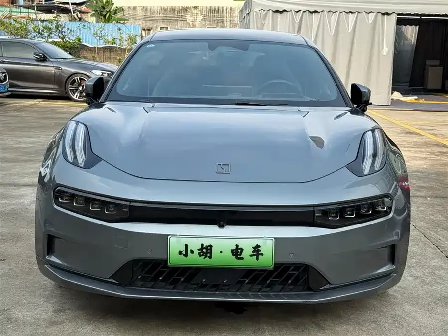 Zeekr 001