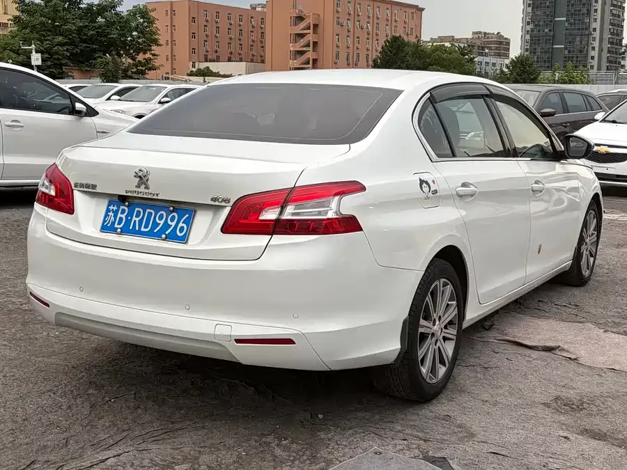 Peugeot 408