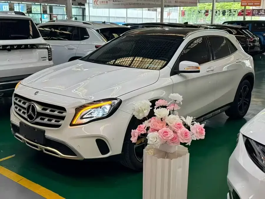Mercedes Benz GLA