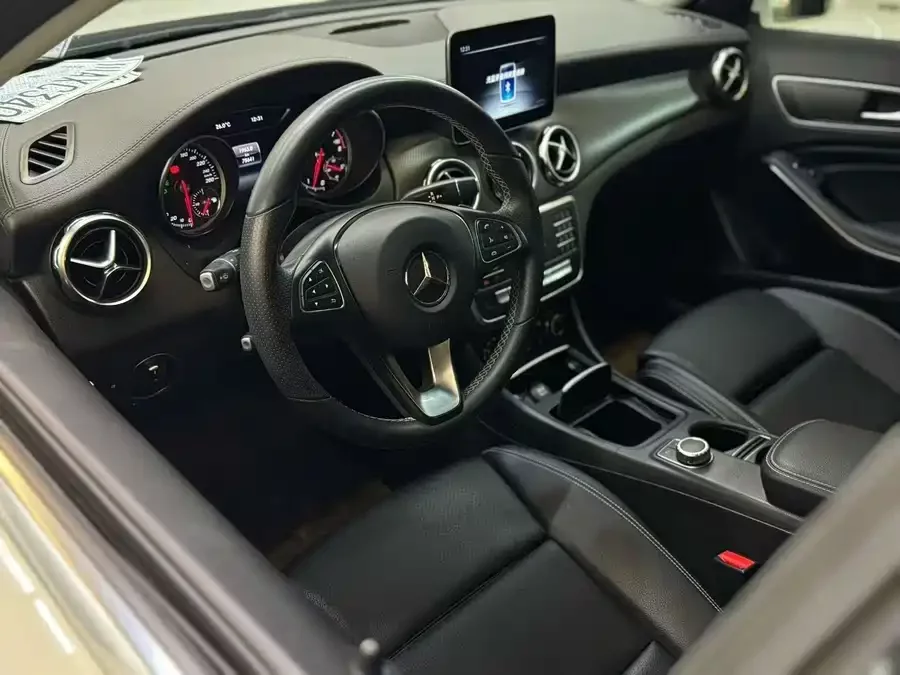Mercedes Benz GLA