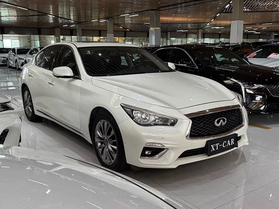 Infiniti Q50L