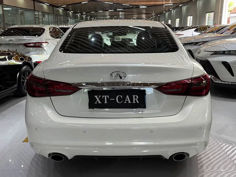 Infiniti Q50L