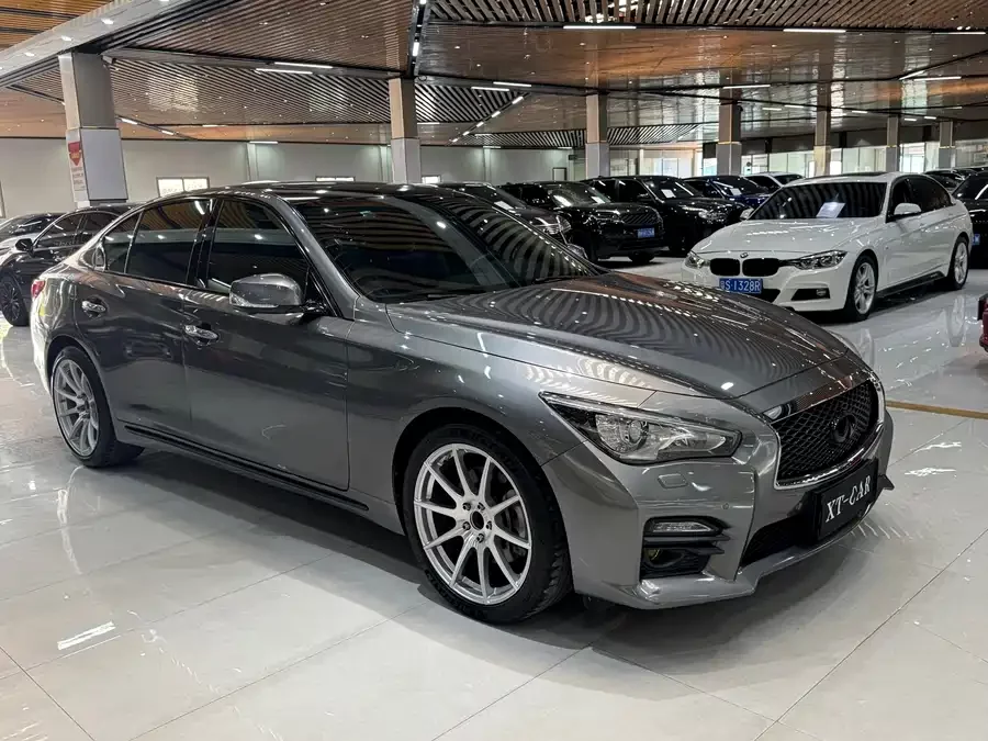 Infiniti Q50L