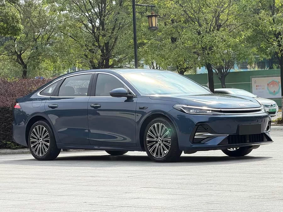 Geely Galaxy A7 EM