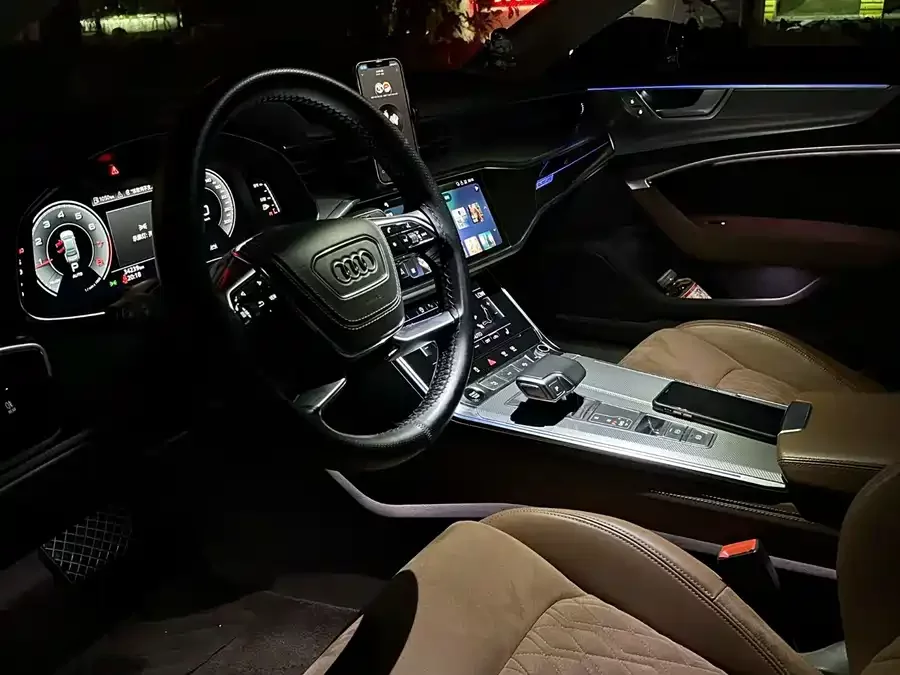 Audi A7L
