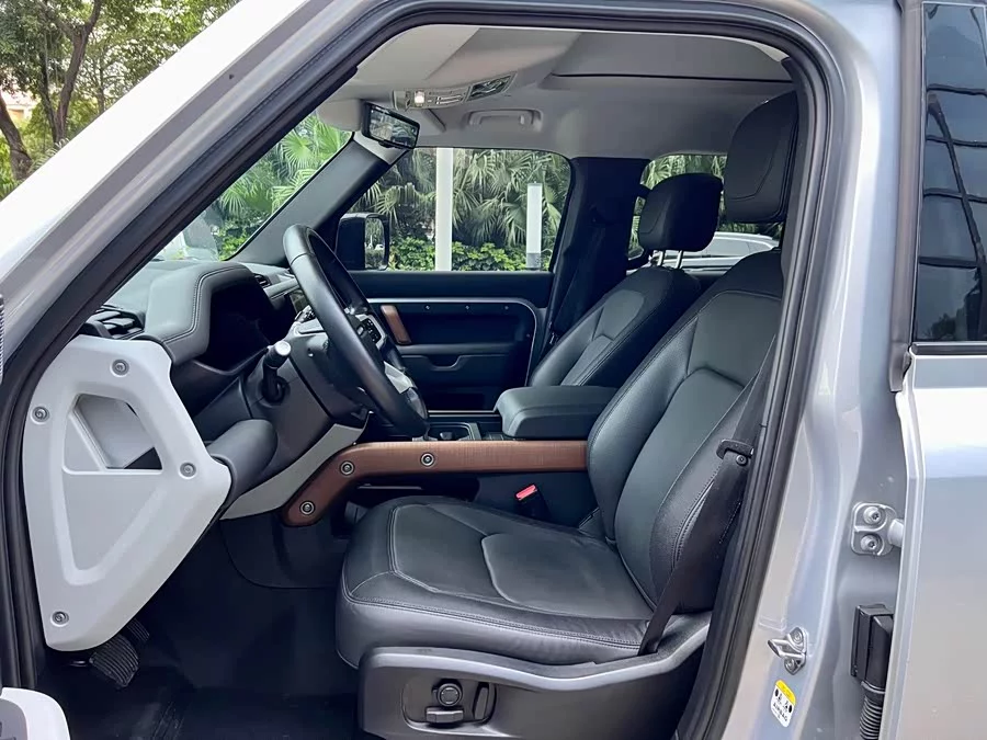 Land Rover guard