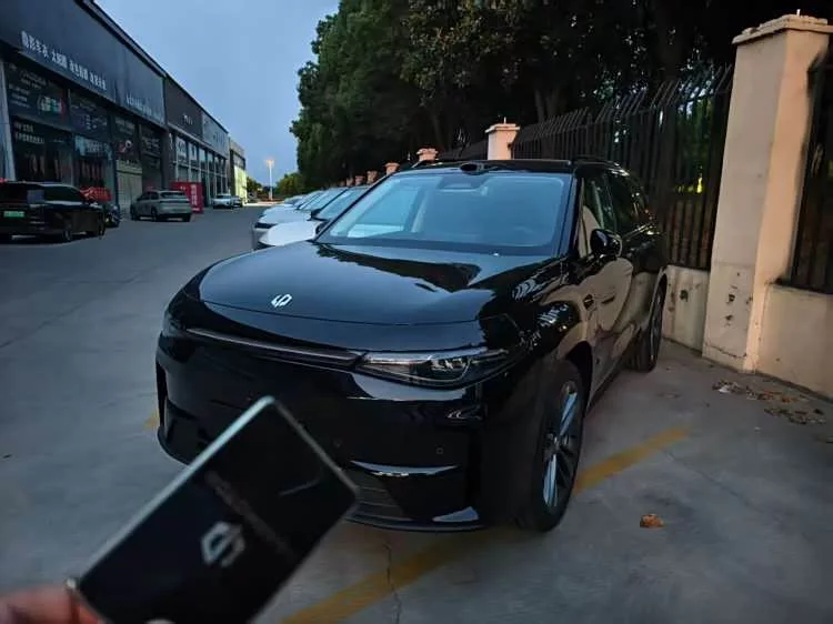 Leapmotor C16
